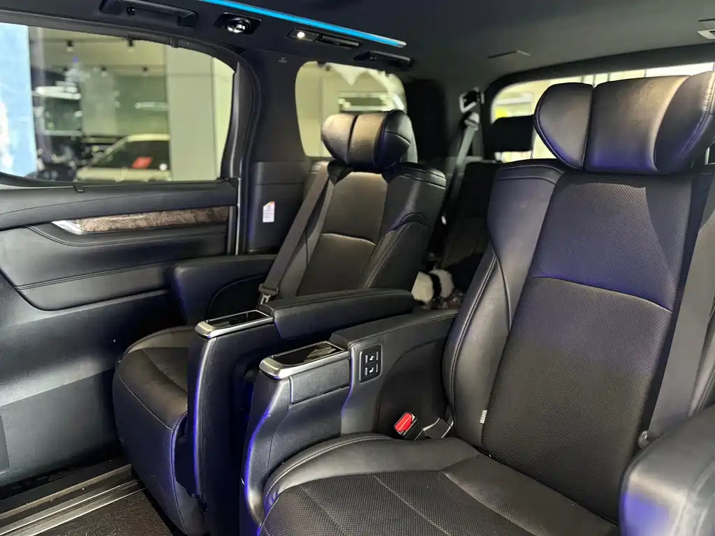 Toyota Alphard 2018 3.5L Luxury