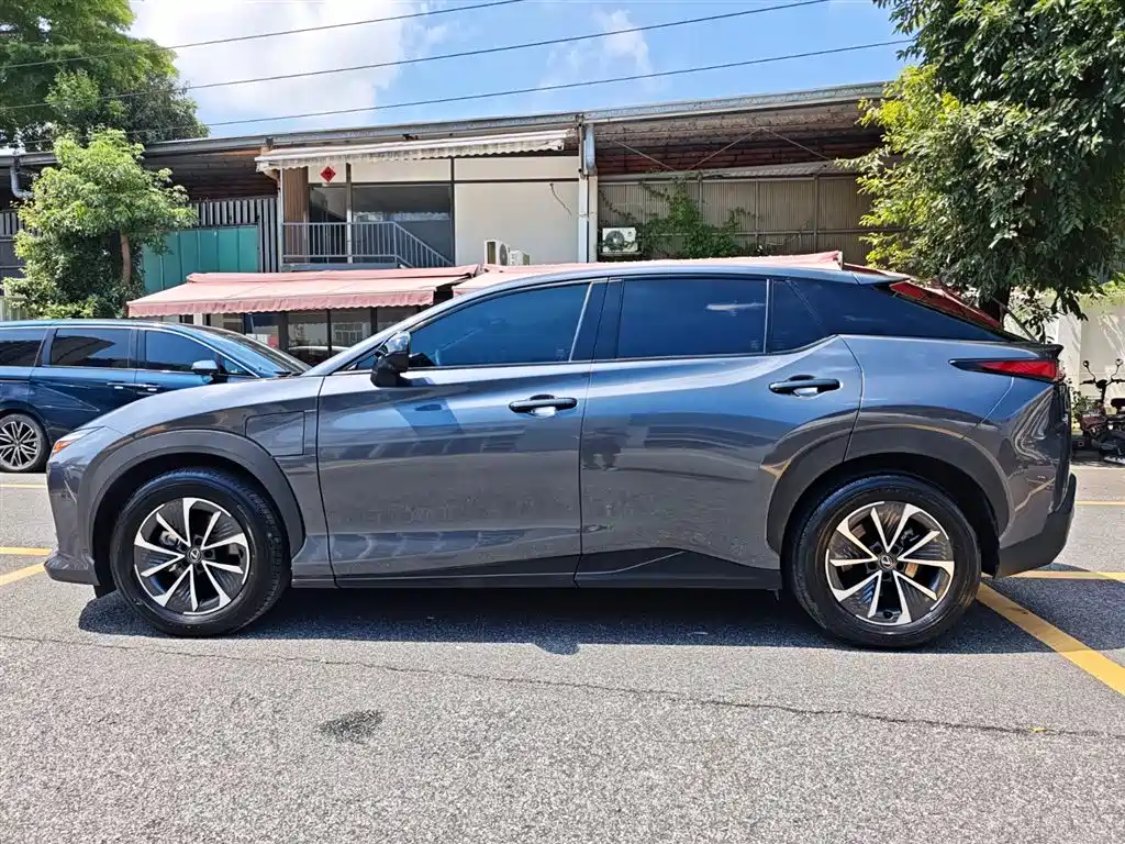 Lexus RZ 2023 450e