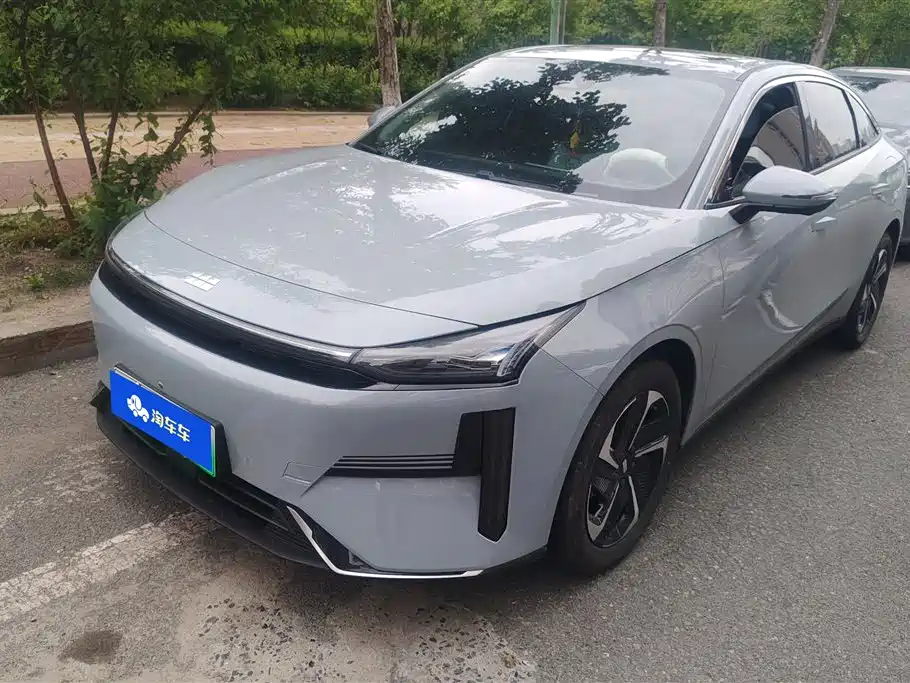 Geely Galaxy L6 2024 125km PLUS Dragon Edition