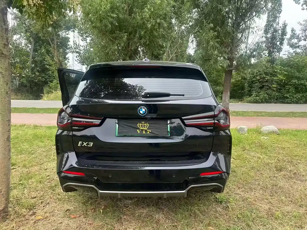 BMW iX3 2024 Lead