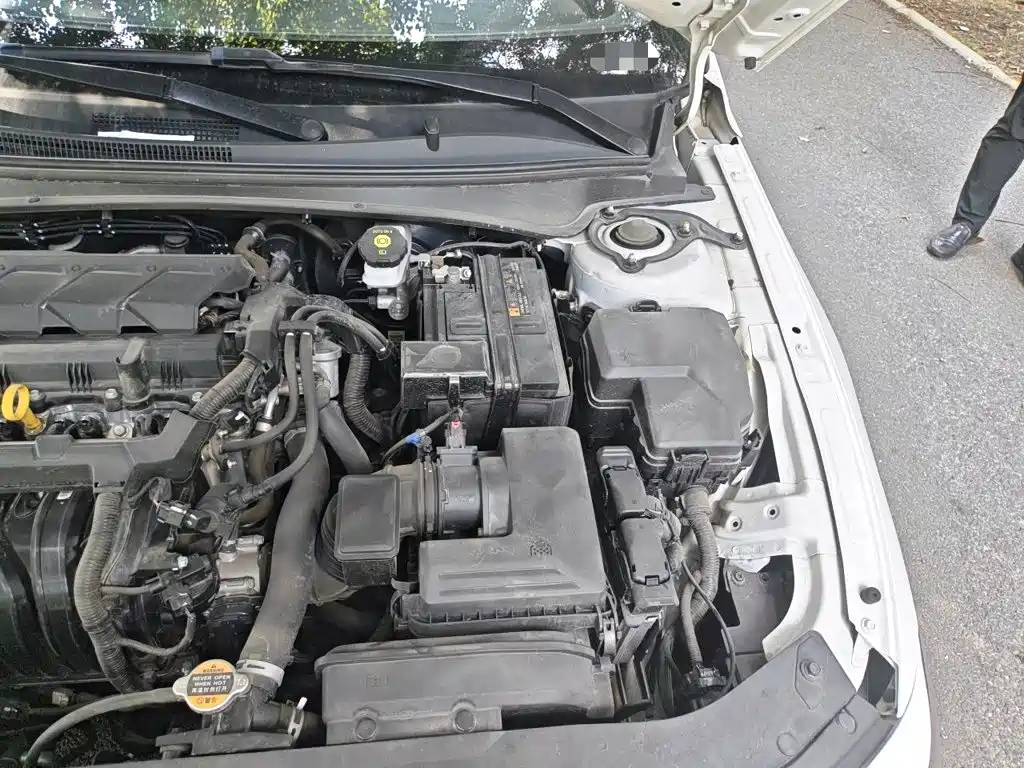 Hyundai Elantra — миниатюра 21