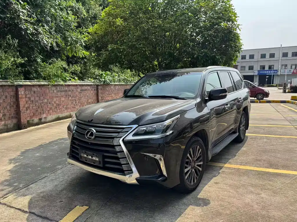 Купить Lexus LX