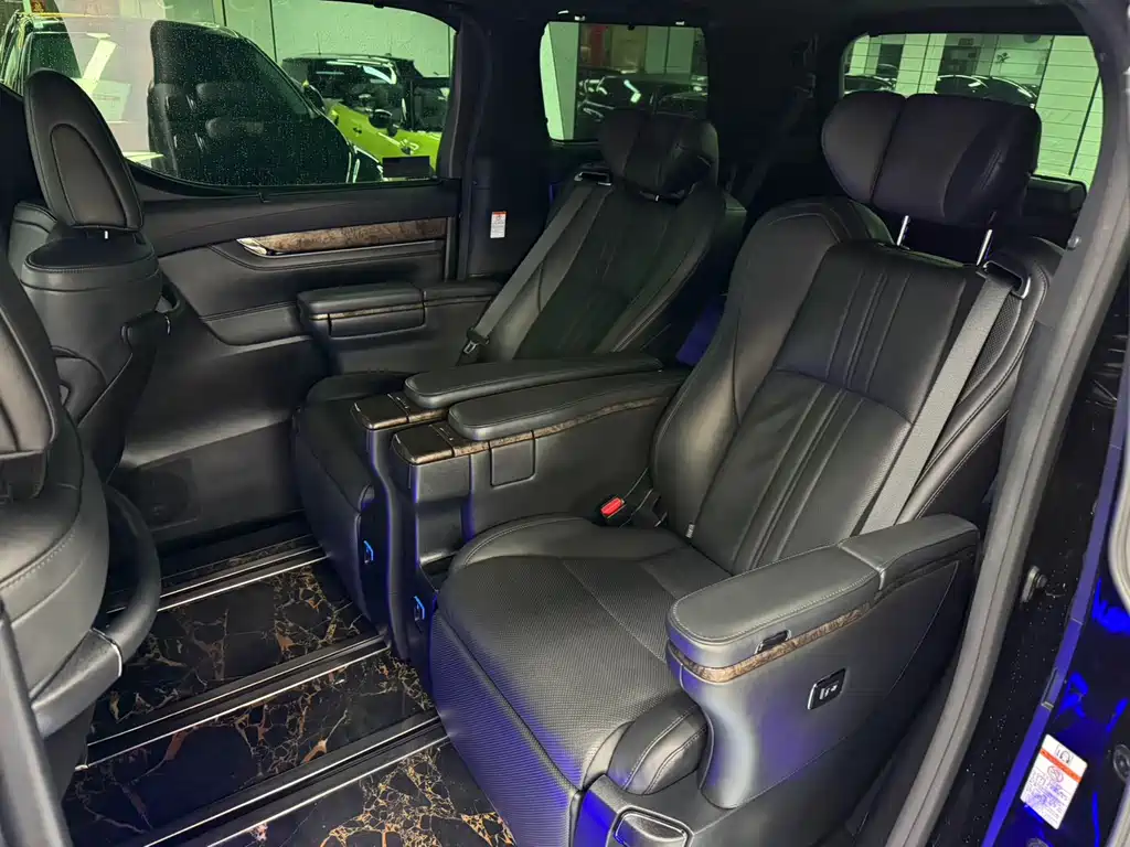 Toyota Vellfire 2021 2.5L HV Luxury