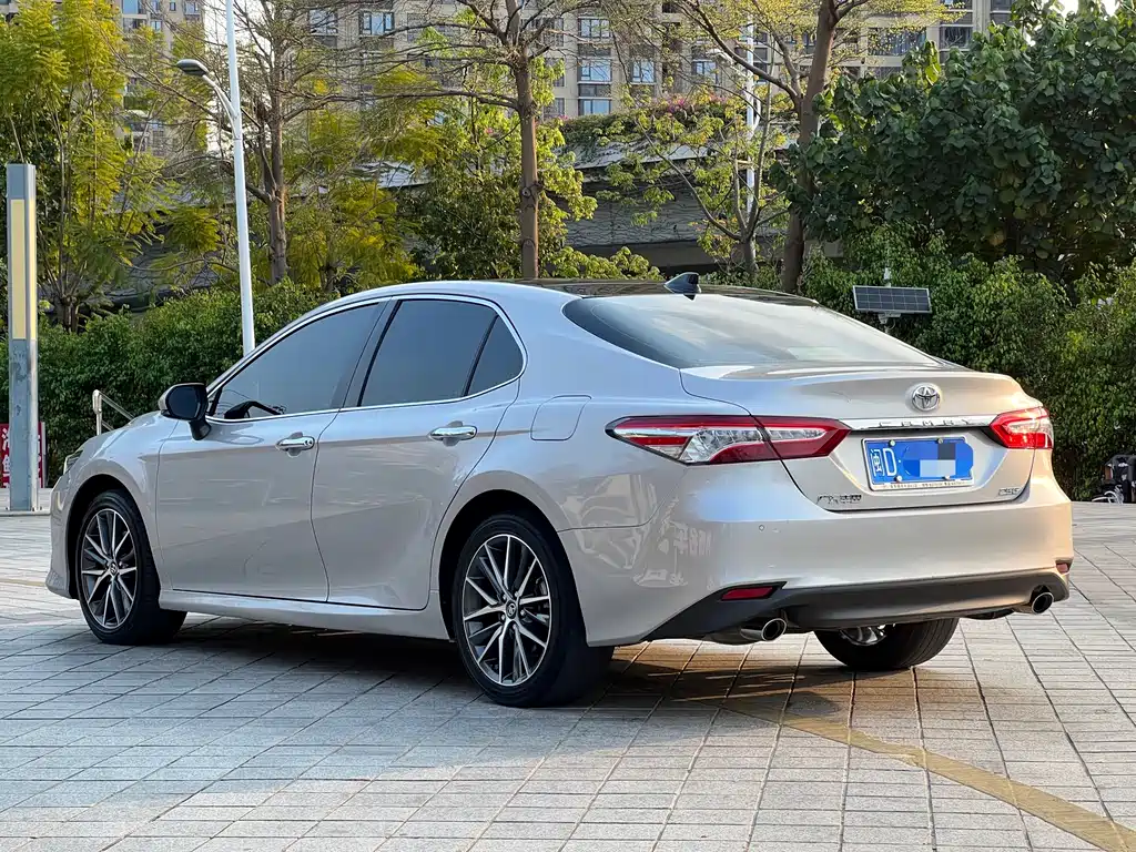 TOYOTA CAMRY