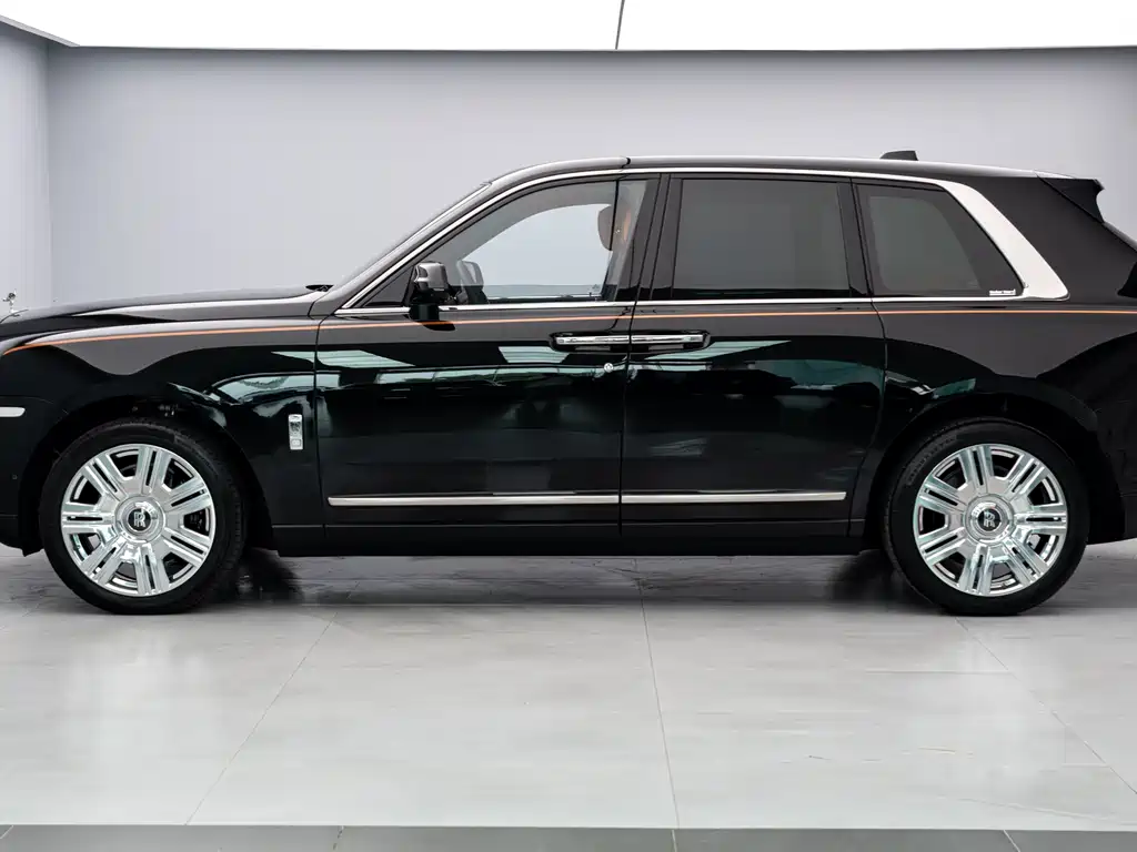 Rolls-Royce Cullinan 2024 мест