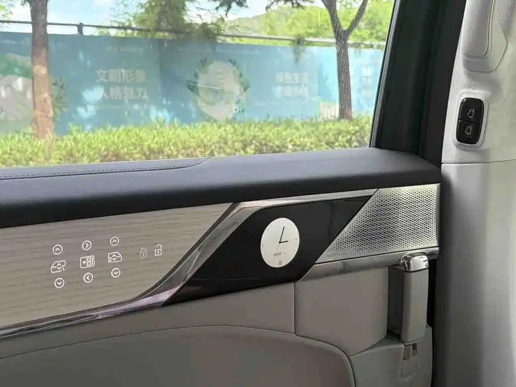 Volvo EM90 — миниатюра 13