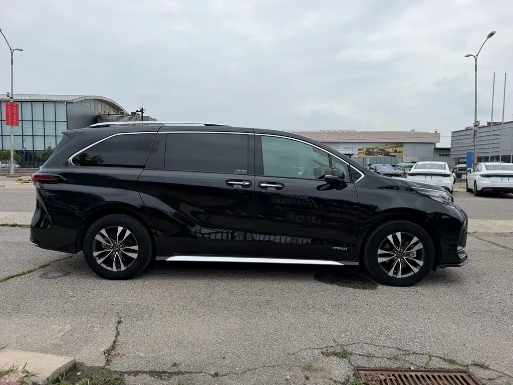 Toyota Granvia 2024 2.5L Luxury