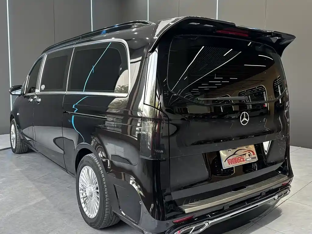 Mercedes-Benz Vito 2023 2.0T 7 мест