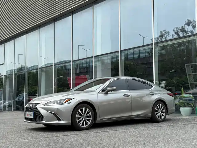 LEXUS  ES 2019
