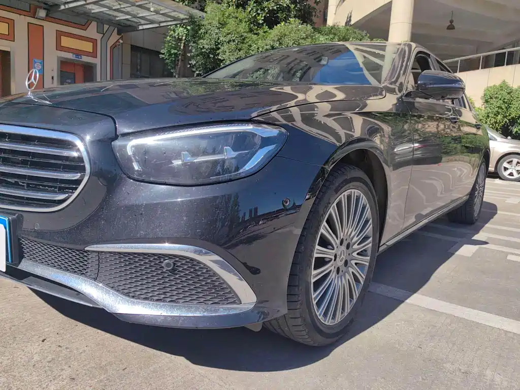 MERCEDES-BENZ E CLASS