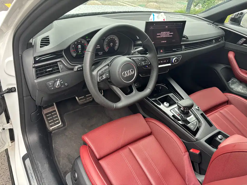 Audi A4L 2025 200 Enjoy 40 TFSI Luxury