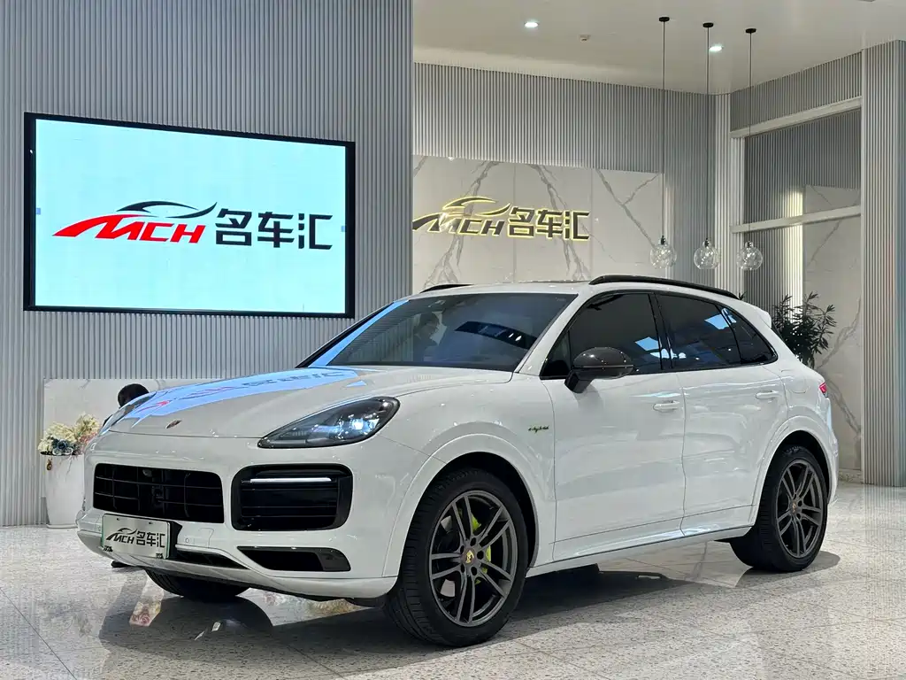 Porsche Cayenne Hybrid 2023