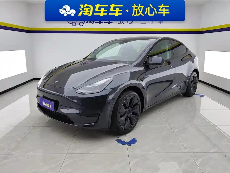 Tesla Model Y 2024