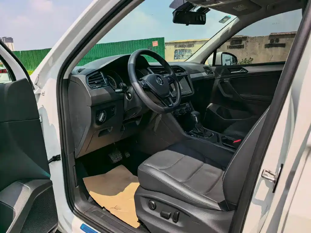 Volkswagen Tiguan L — миниатюра 4