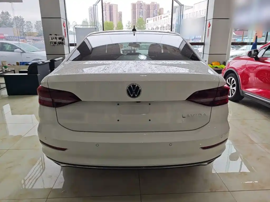 Volkswagen Lavida — миниатюра 6