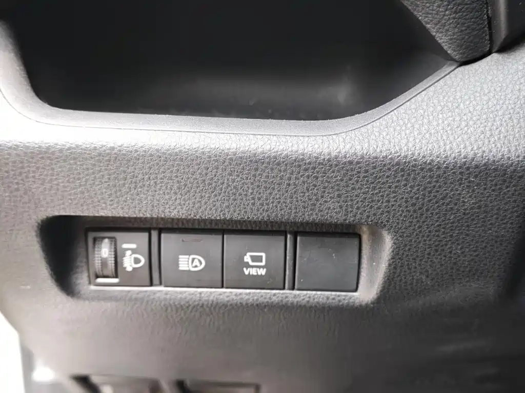 Toyota RAV4 — миниатюра 16