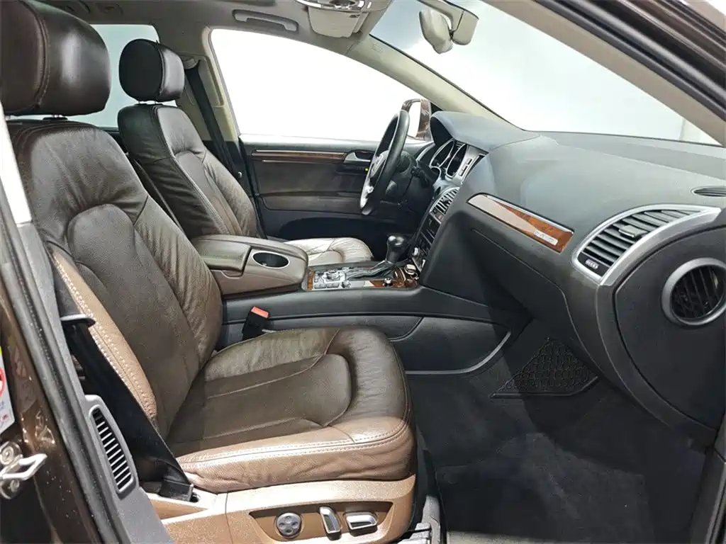 Audi Q7 — миниатюра 12