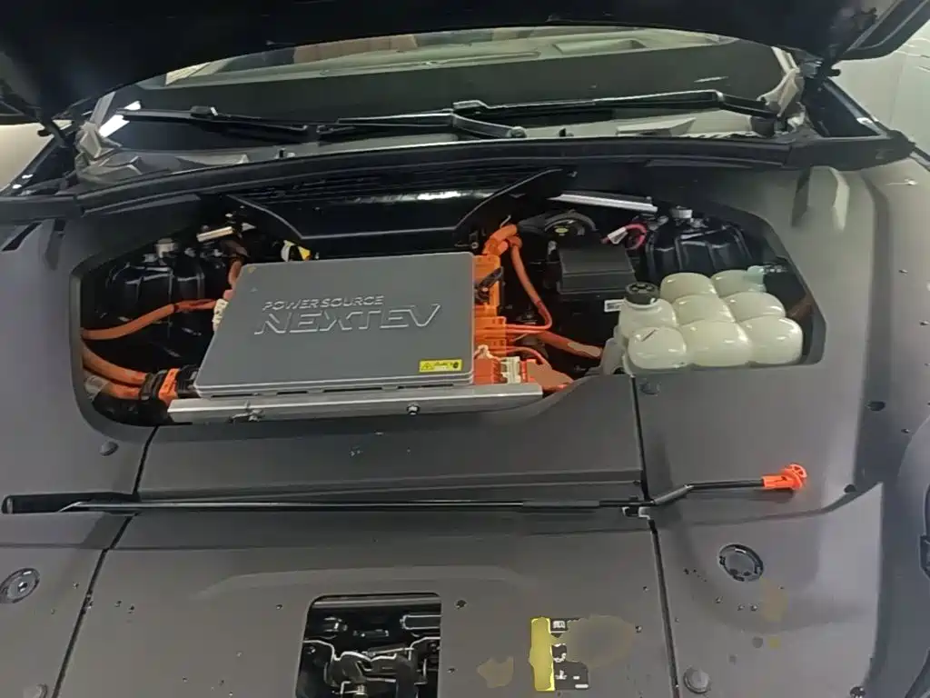 NIO ES8 — миниатюра 20