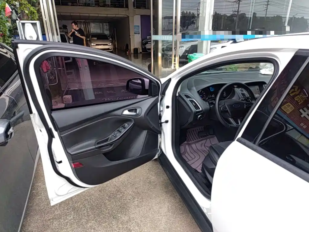 Ford Focus — миниатюра 16
