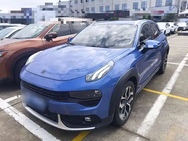 2019 Lynk & Co 02