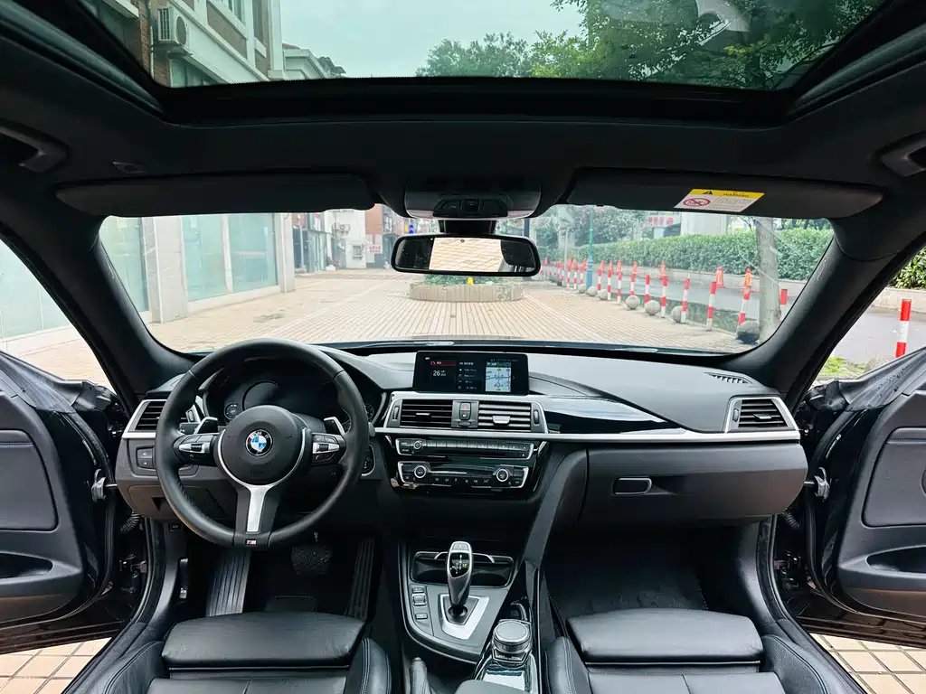 BMW 3 Series GT 3 GT 2019 320i M Sport