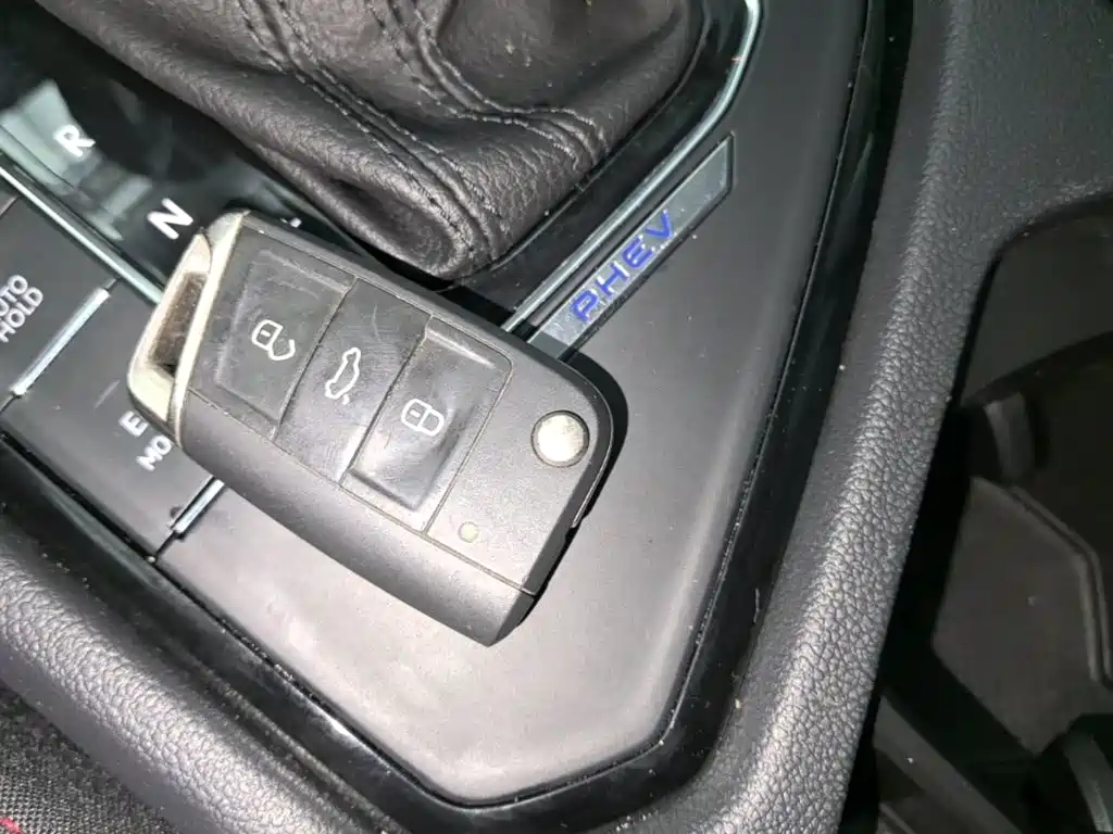 Volkswagen Tiguan L PHEV — миниатюра 9