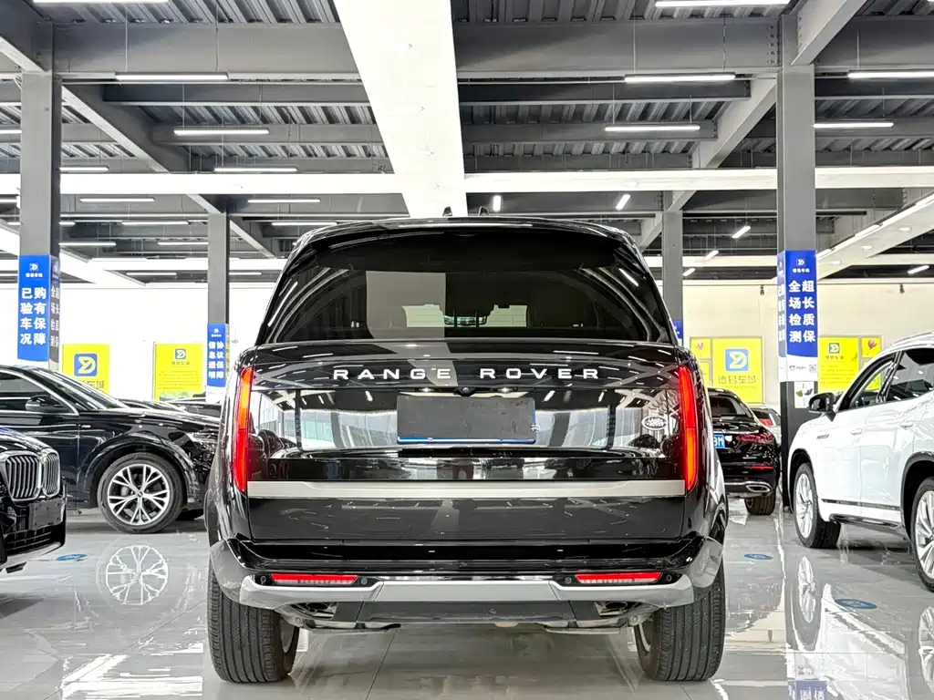 Land Rover Range Rover 2025 3.0 L6 360PS