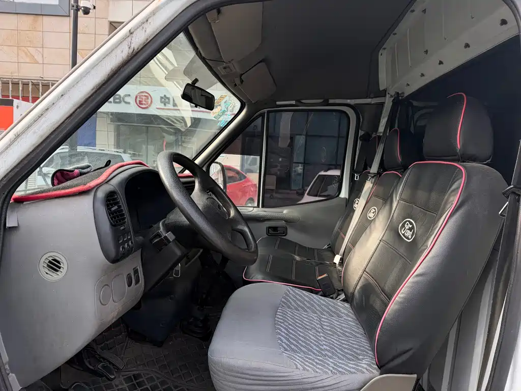 Ford Transit Classic — миниатюра 9