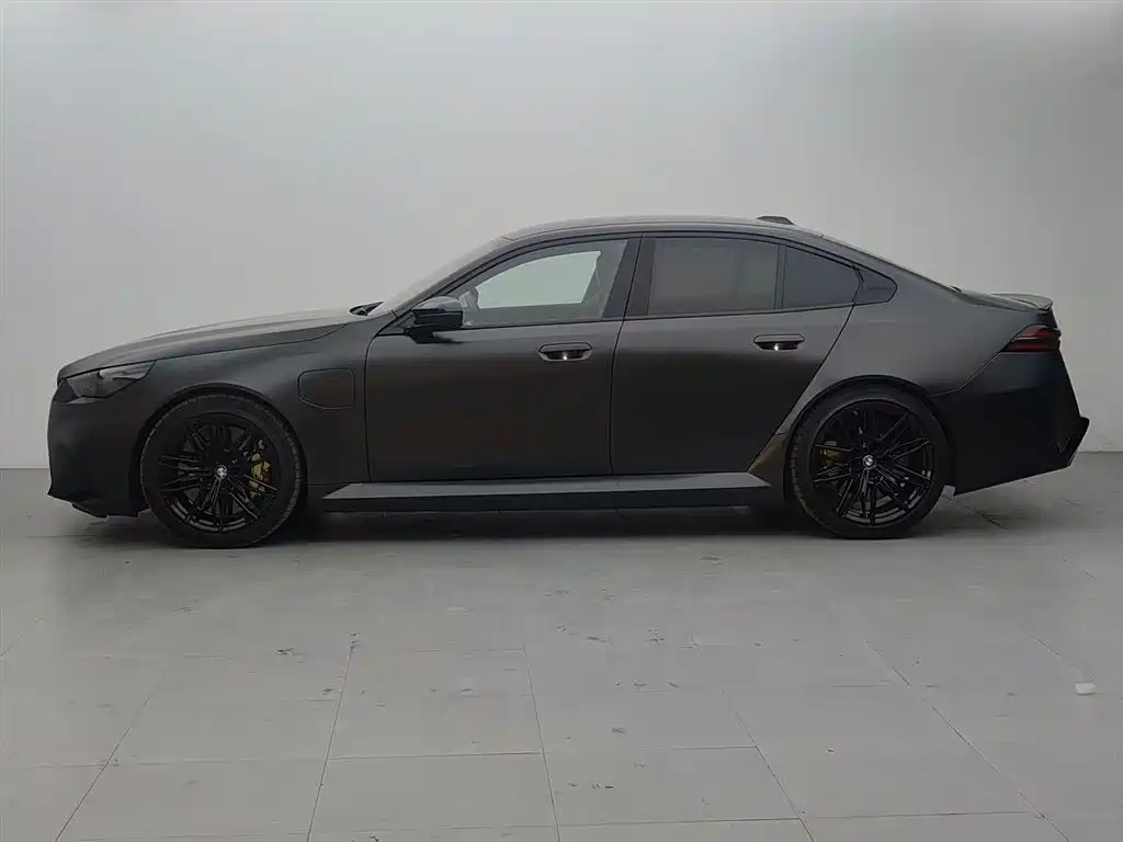 BMW M5 New Energy — миниатюра 3