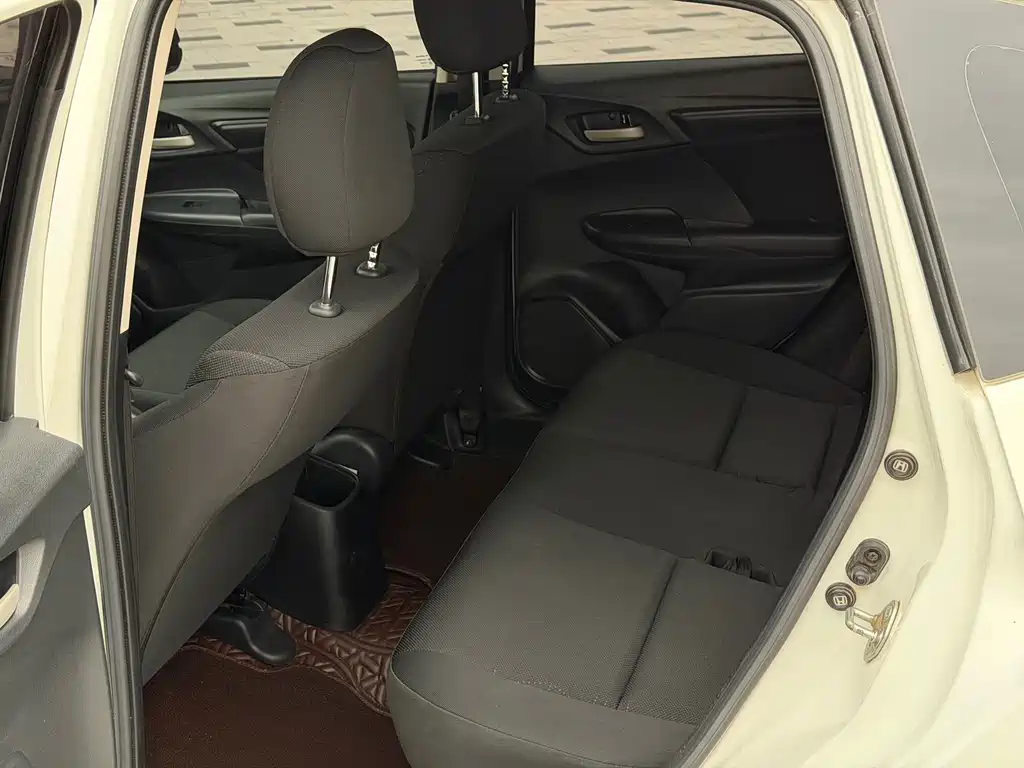Honda Fit — миниатюра 6