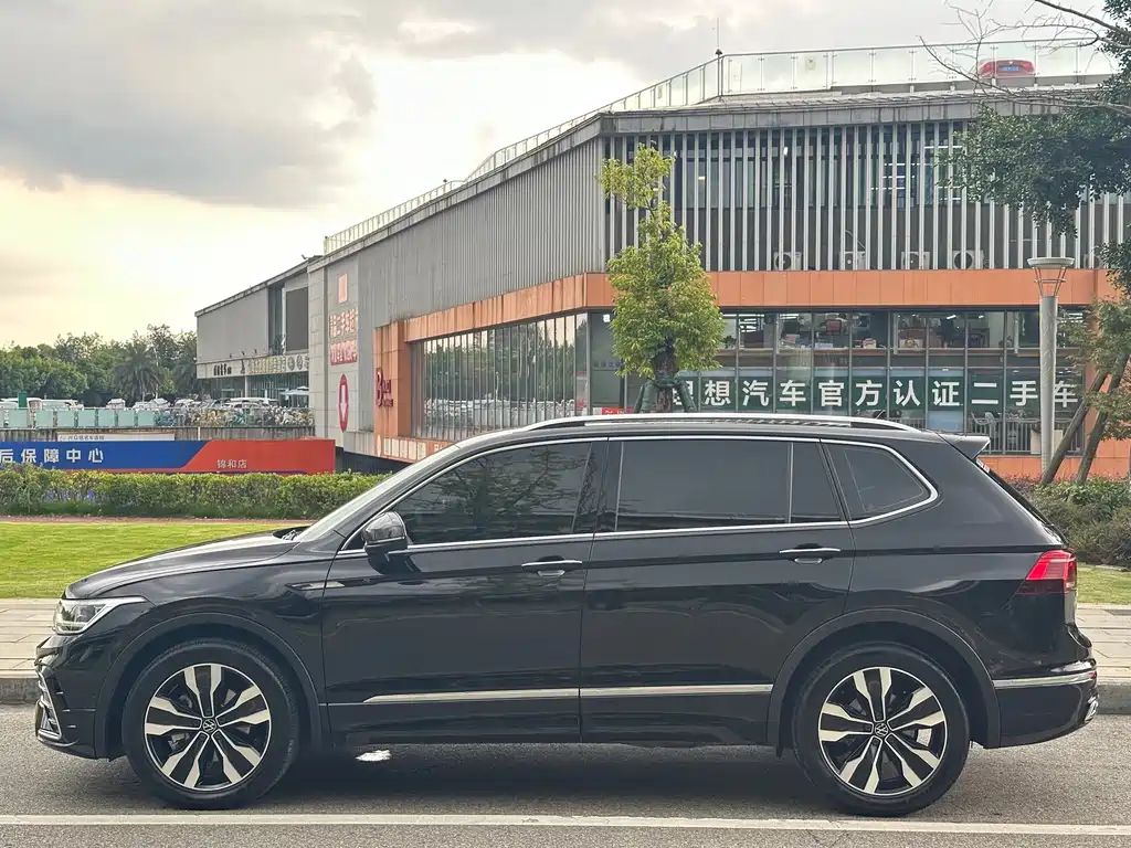 Volkswagen Tiguan L — миниатюра 5