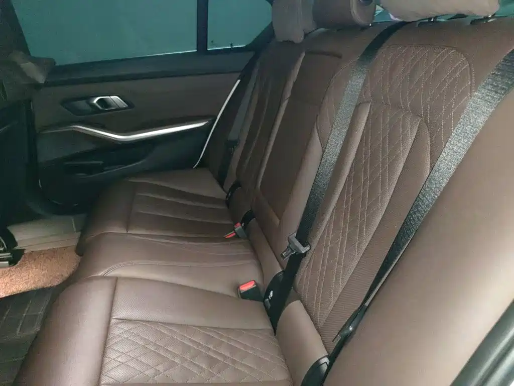 BMW 3 Series — миниатюра 18