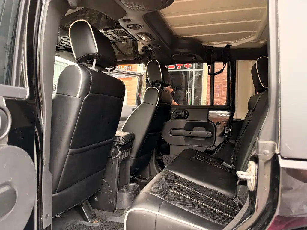Jeep Wrangler — миниатюра 6