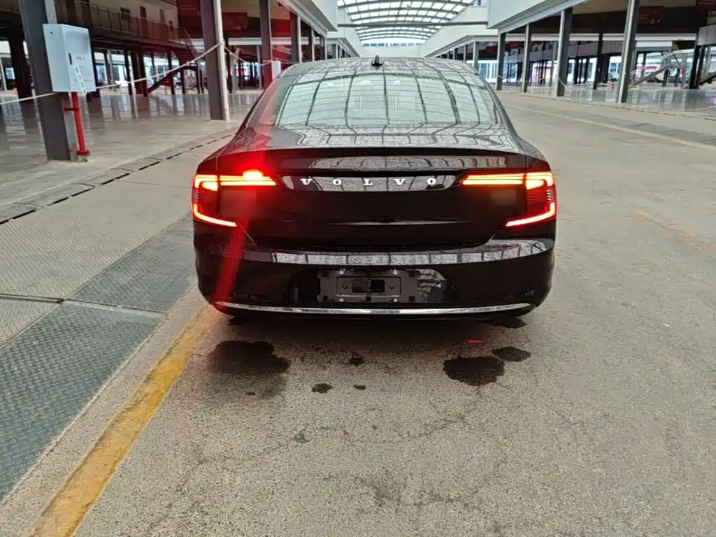 Volvo S90 — миниатюра 6