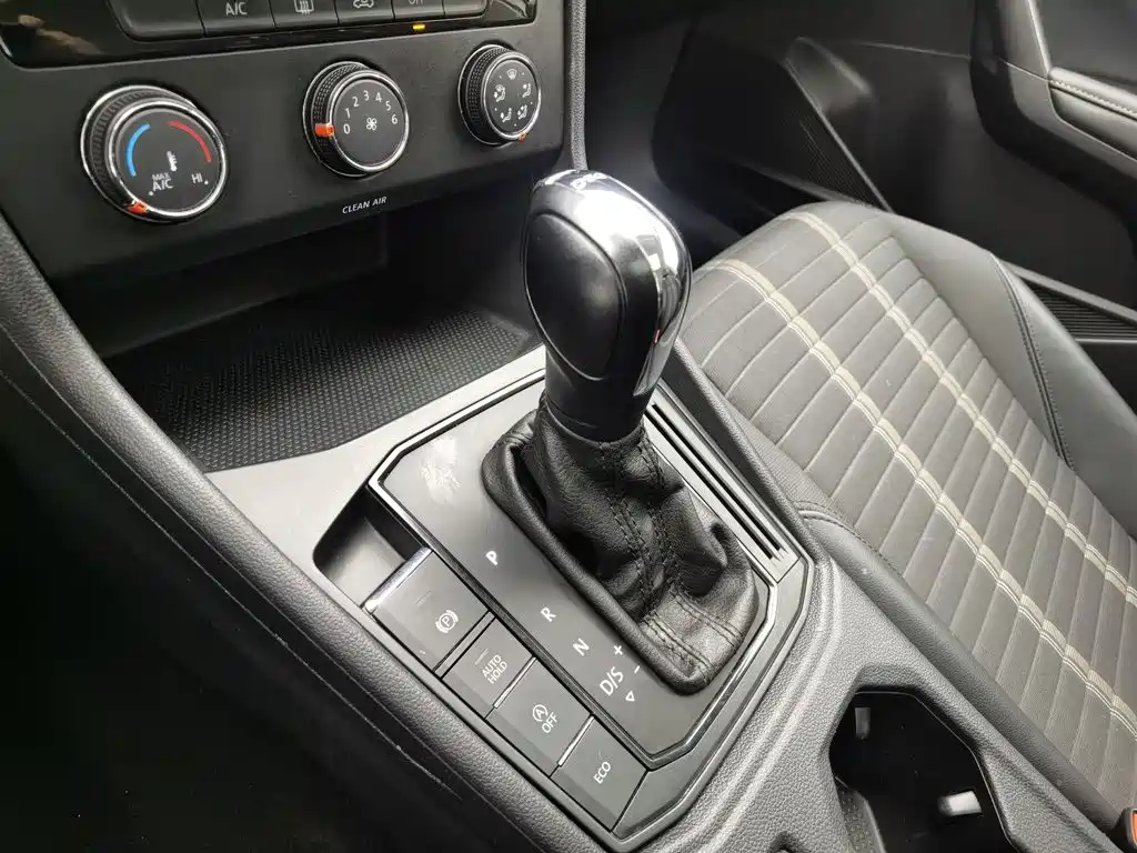 Volkswagen Lavida — миниатюра 13
