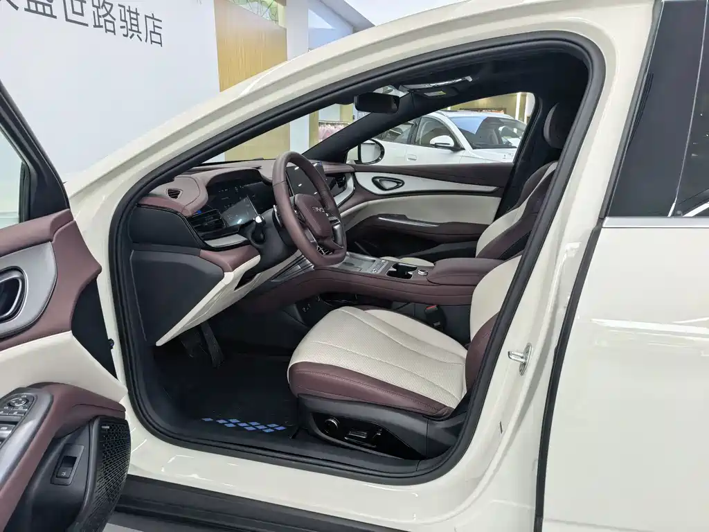 BYD Seal 07 DM-i — миниатюра 4
