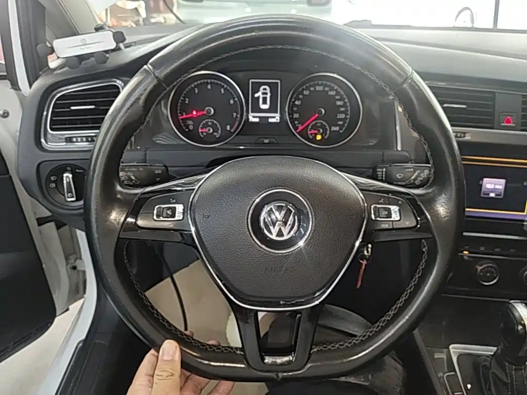 Volkswagen Golf — миниатюра 11