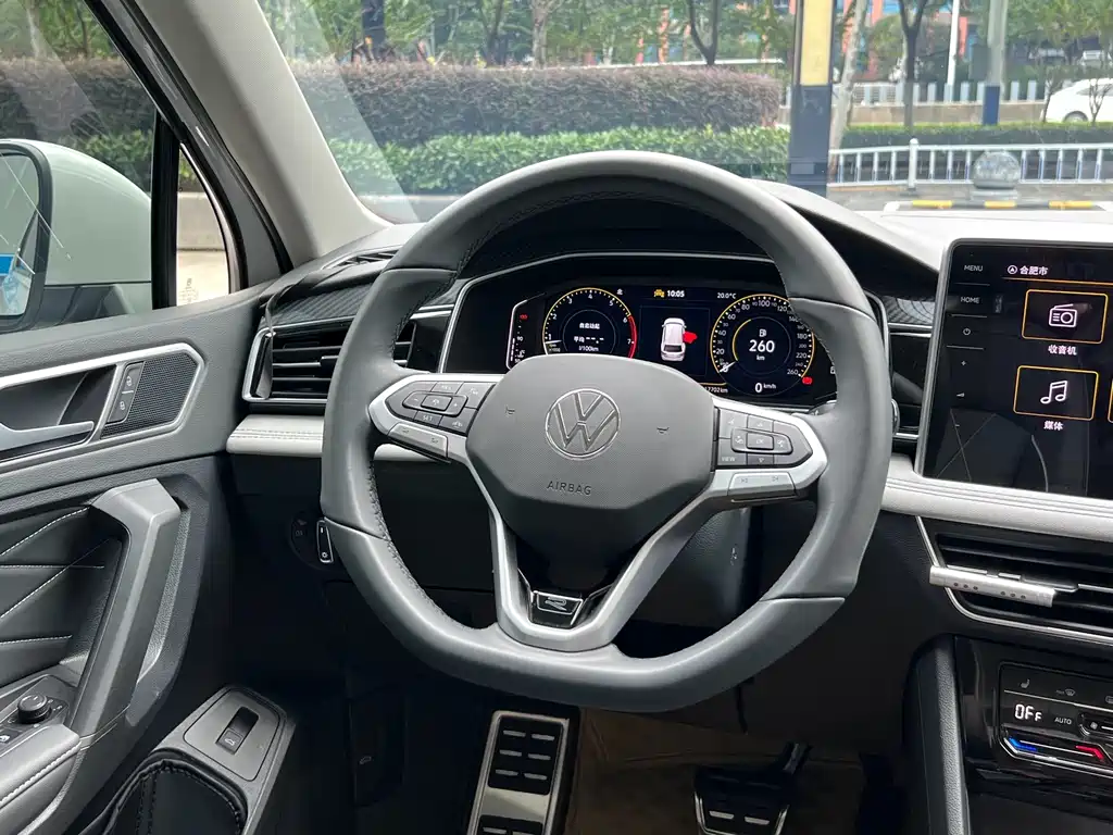 Volkswagen Tiguan L — миниатюра 7