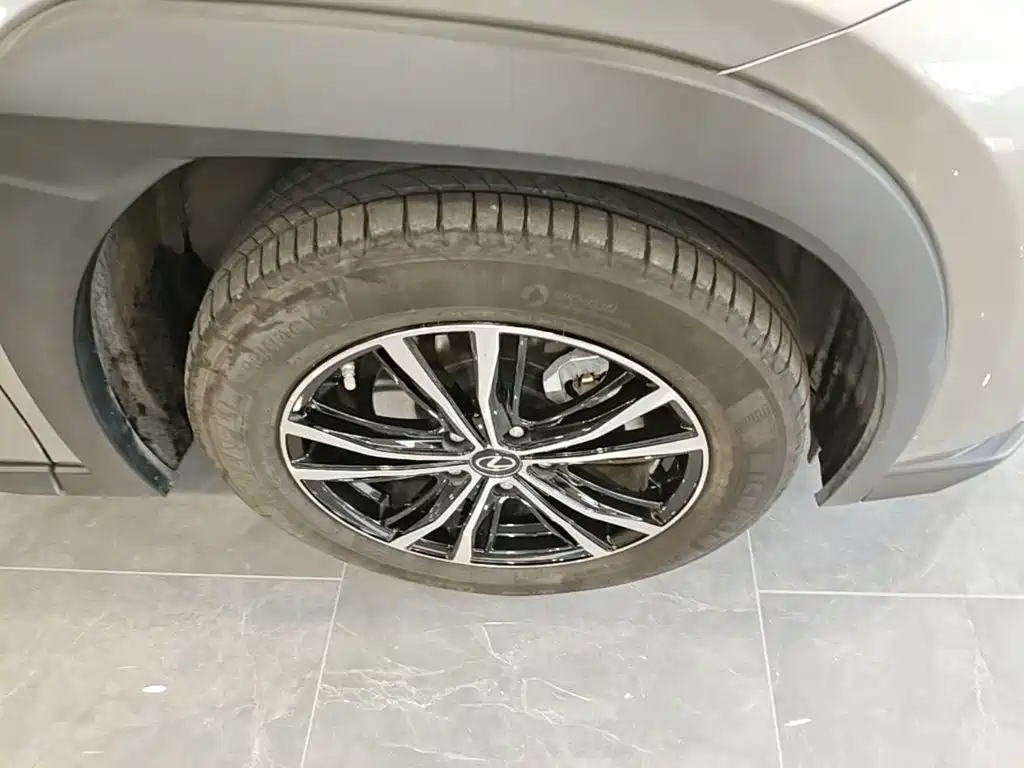 Lexus UX — миниатюра 12