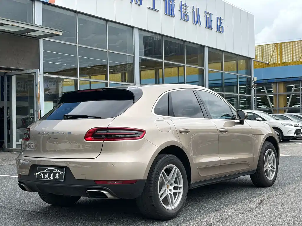 Porsche Macan — миниатюра 2