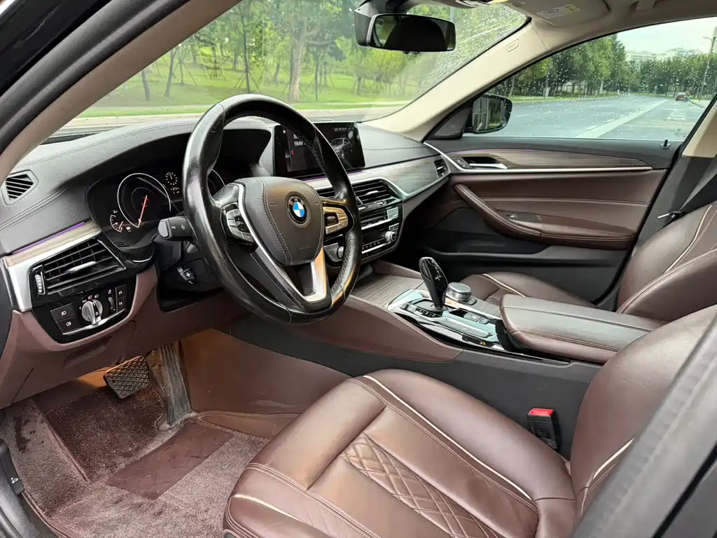 BMW 5 Series — миниатюра 5