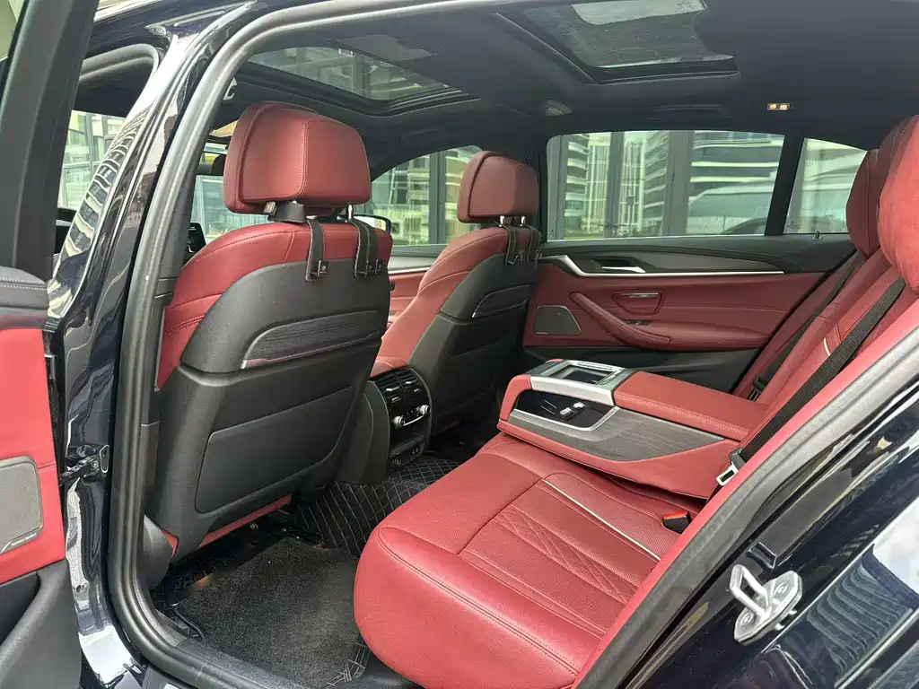 BMW 5 Series — миниатюра 5