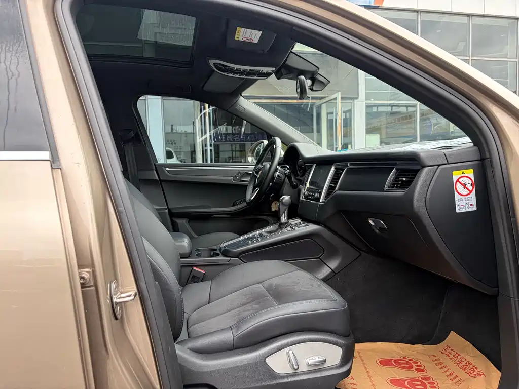 Porsche Macan — миниатюра 6