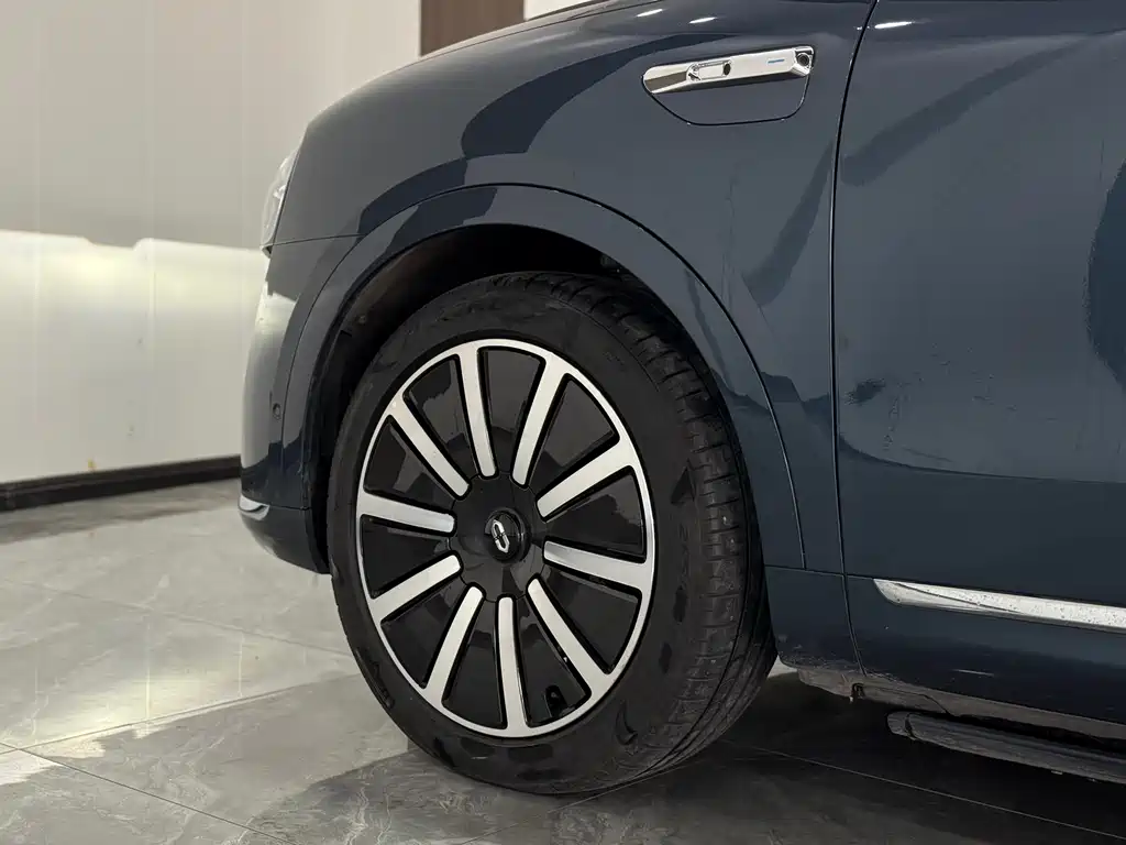 AITO ASK THE WORLD M9