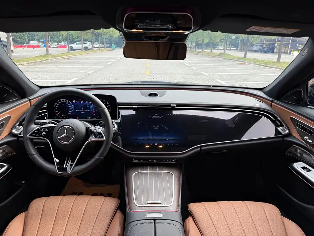 Mercedes-Benz E-Class — миниатюра 11