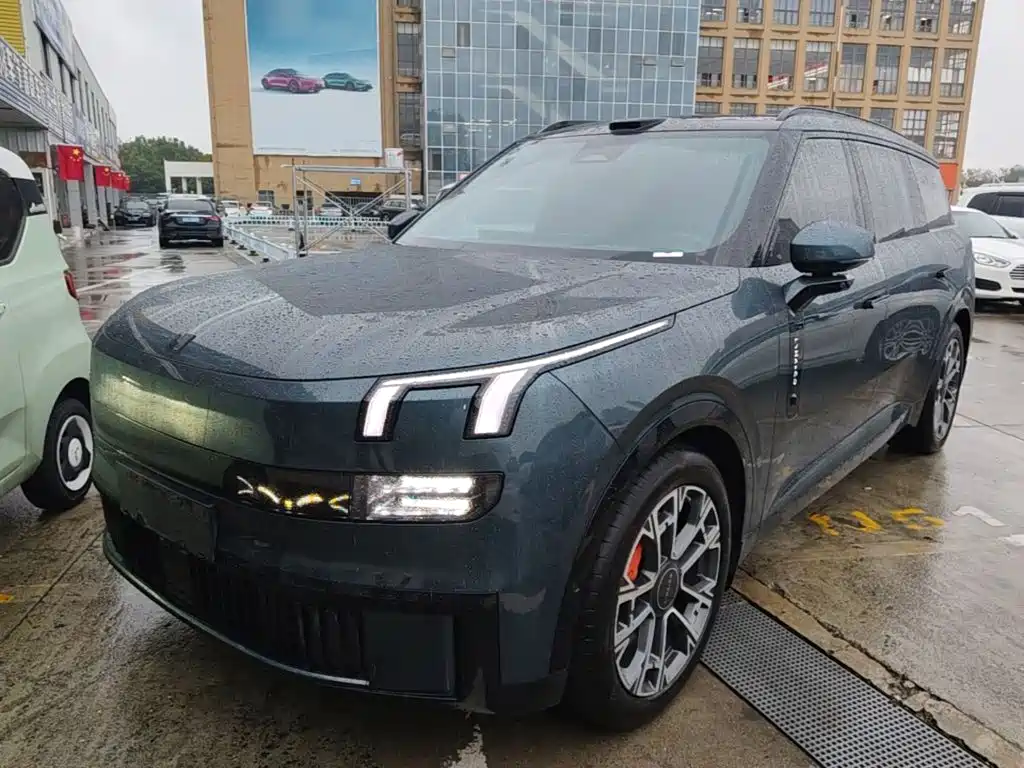 Lynk & Co 900 — миниатюра 2