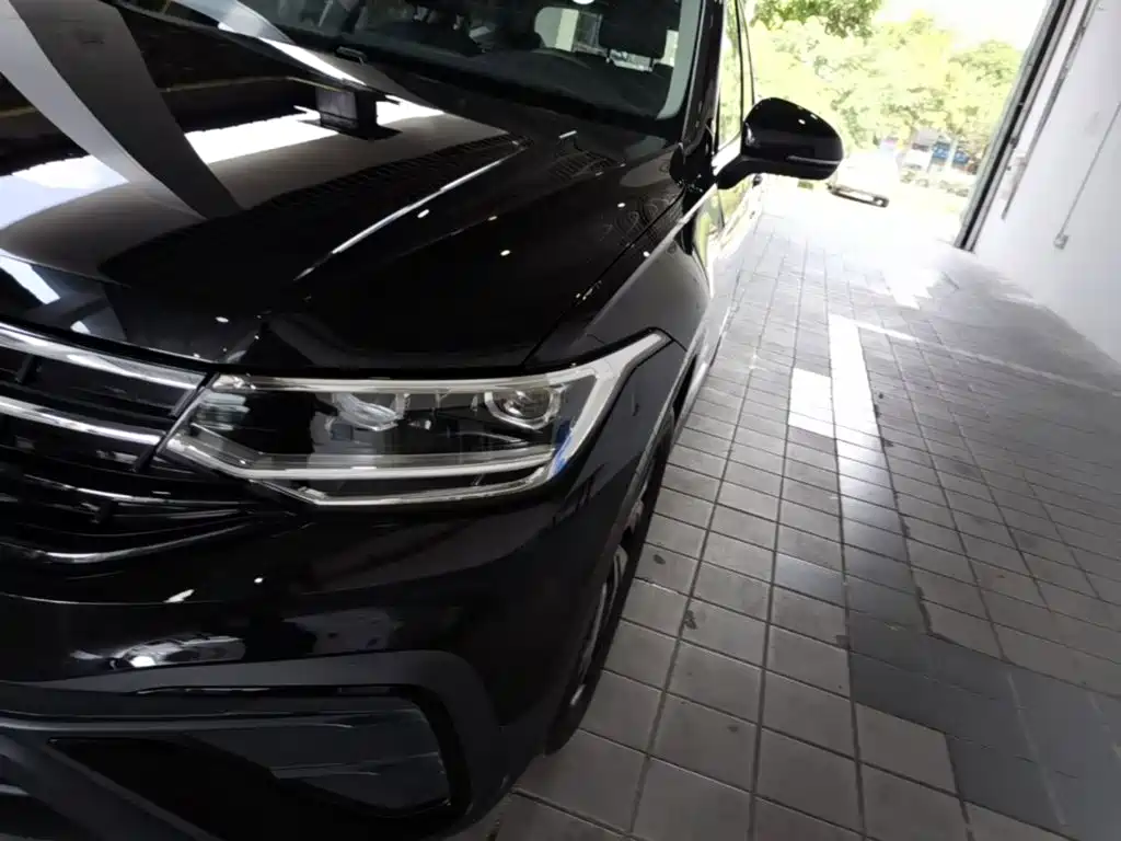 Volkswagen Tiguan L — миниатюра 24