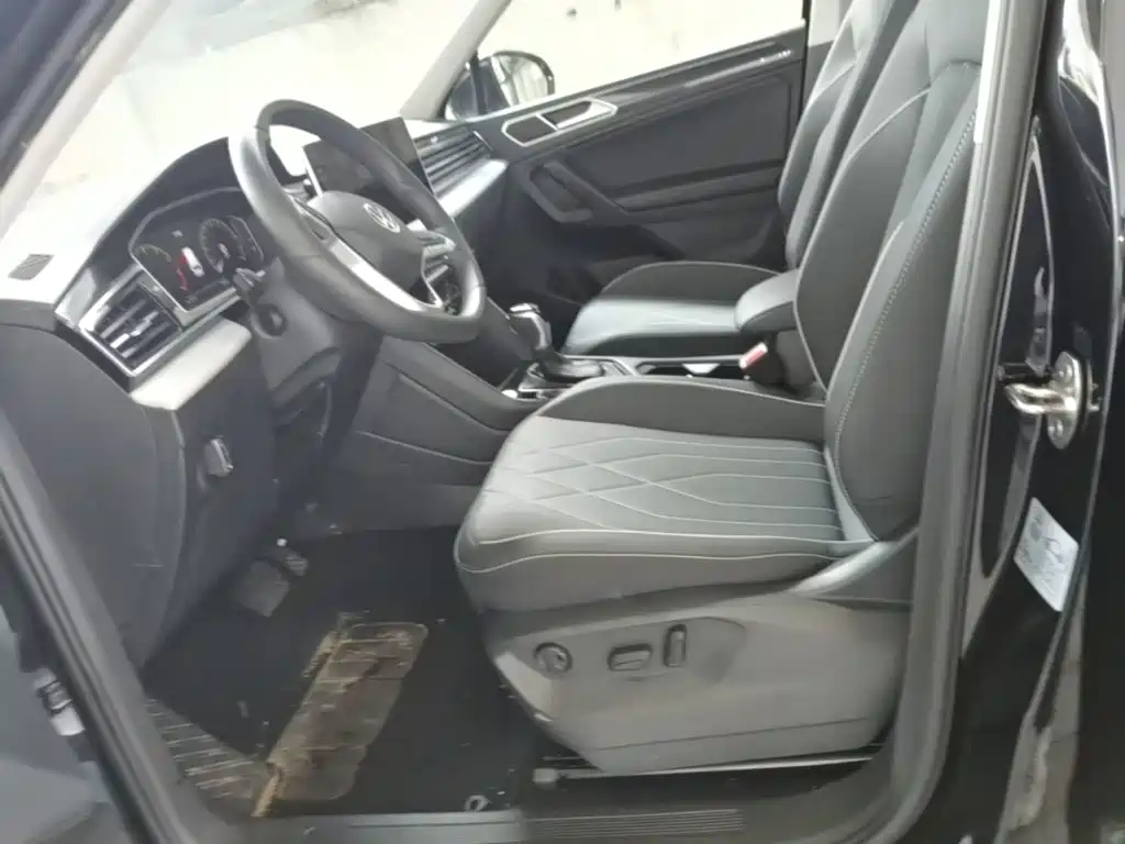 Volkswagen Tiguan L — миниатюра 15