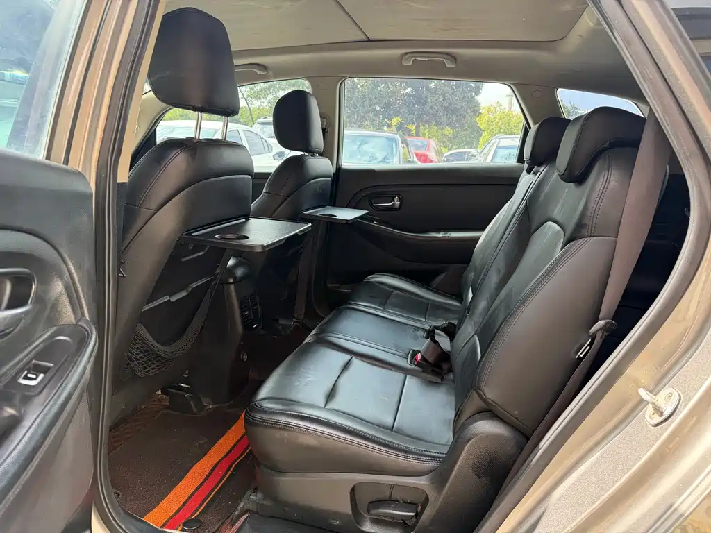 Kia Carens — миниатюра 9