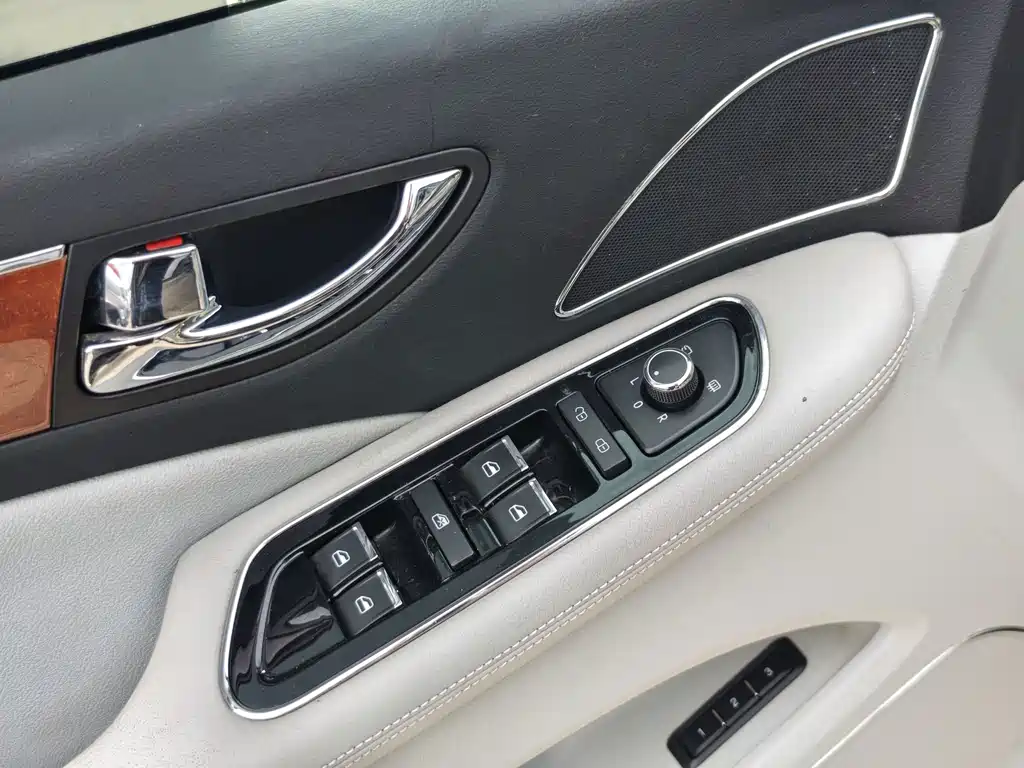Hongqi Hongqi H7 — миниатюра 14
